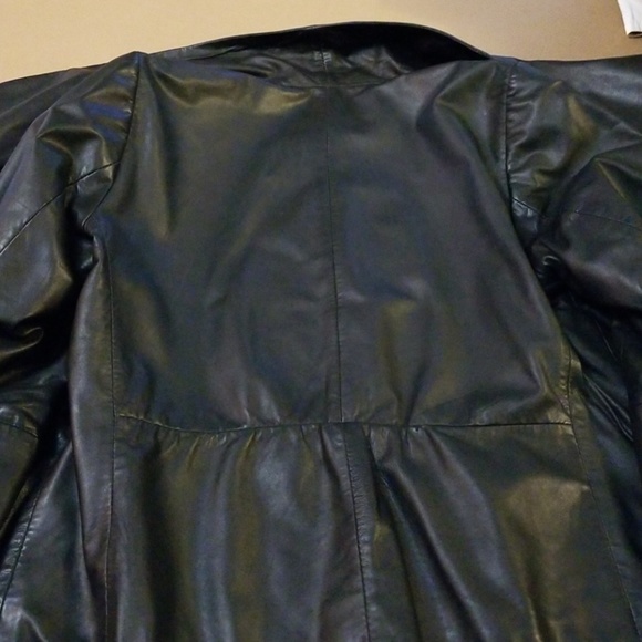 Leather jacket - Picture 3 of 3